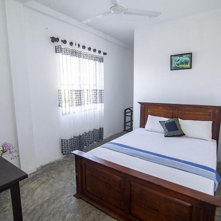 Aira Hotel Bussa Екстериор снимка