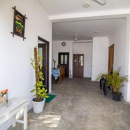Aira Hotel Bussa Екстериор снимка