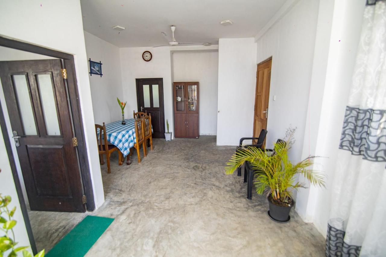 Aira Hotel Bussa Екстериор снимка