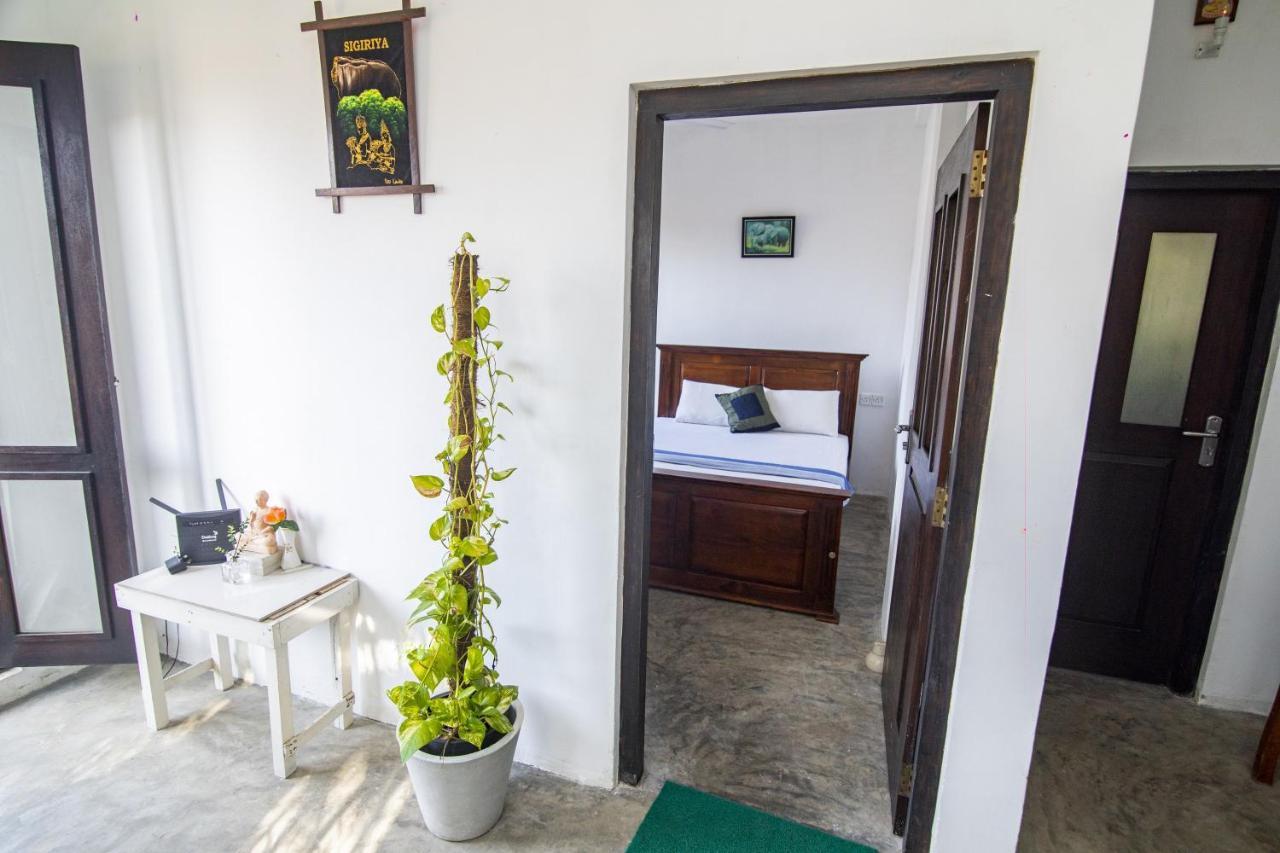 Aira Hotel Bussa Екстериор снимка