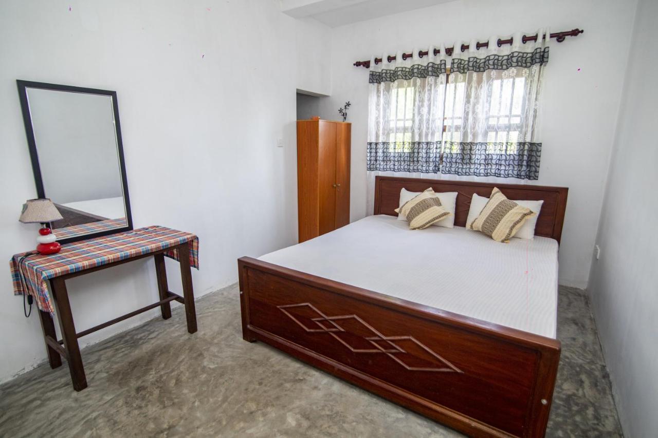 Aira Hotel Bussa Екстериор снимка