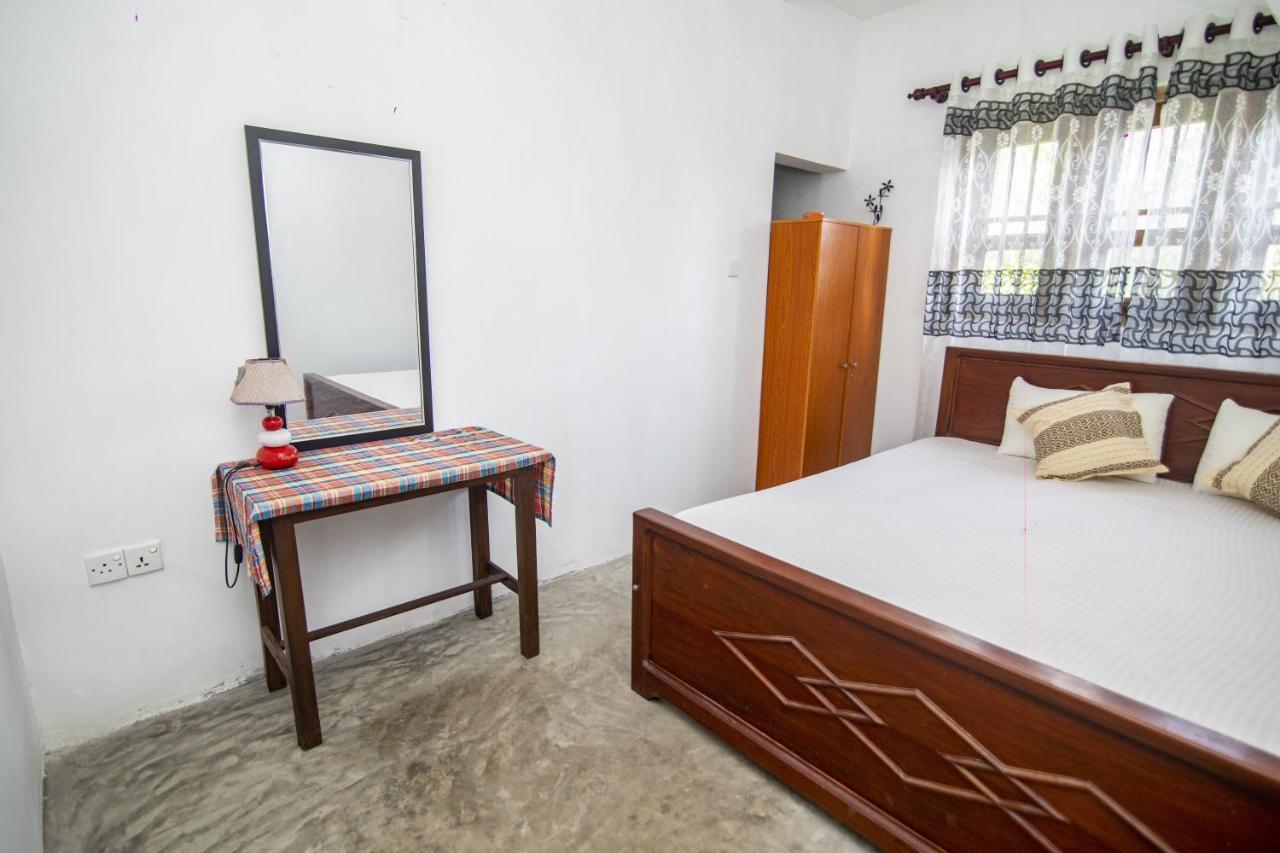 Aira Hotel Bussa Екстериор снимка