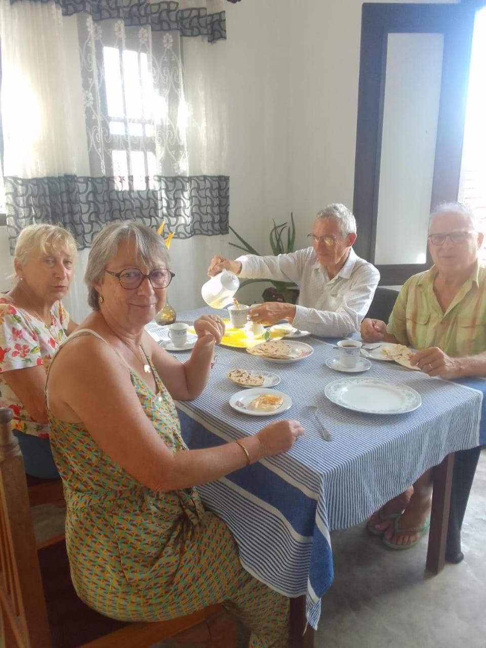 Aira Hotel Bussa Екстериор снимка